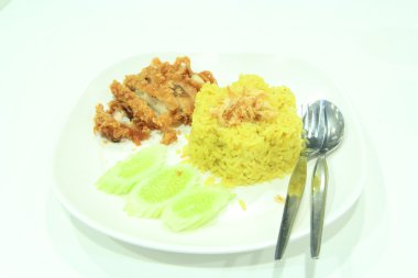 Kızarmış tavuk biryani