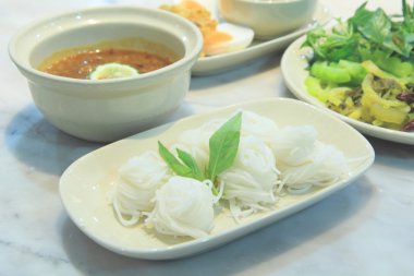 fermente pirinç unu şehriye