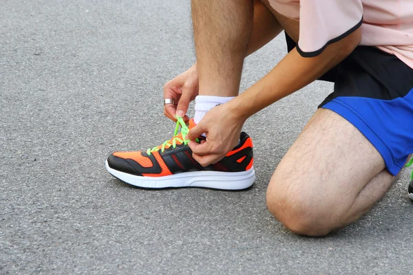 Tie the shoes — Stock Photo, Image