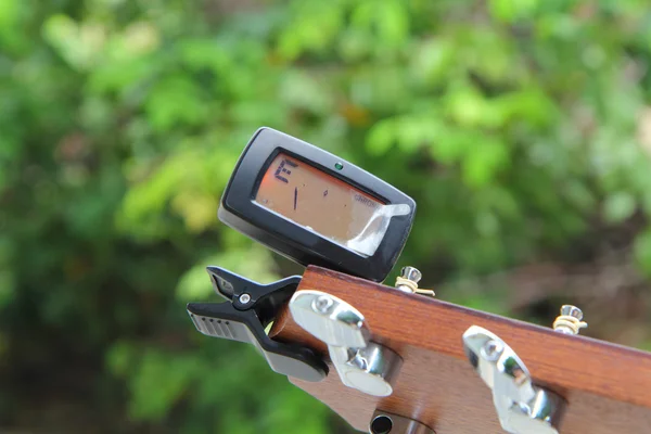 Gitar tuner aracı — Stok fotoğraf