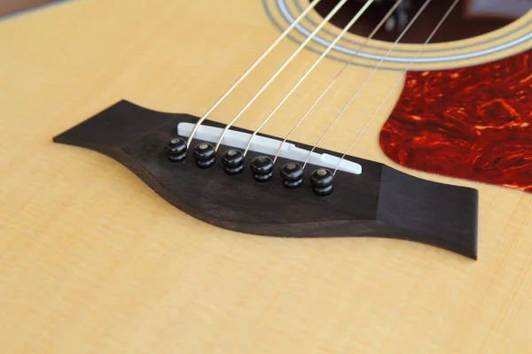 Brug van akoestische gitaar — Stockfoto