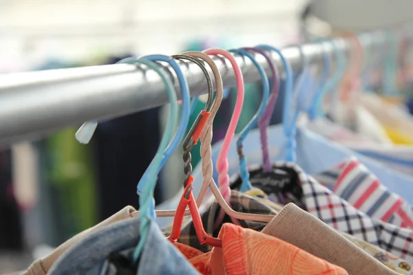 Eski askı üzerinde bar