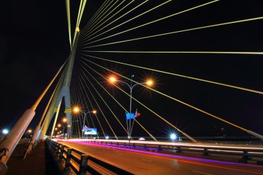 ışık köprüde hareket