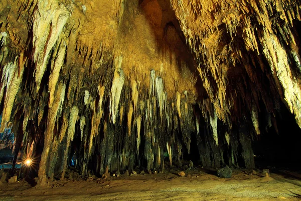 Stalagmite and stalactite in the cave — Stock Photo, Image