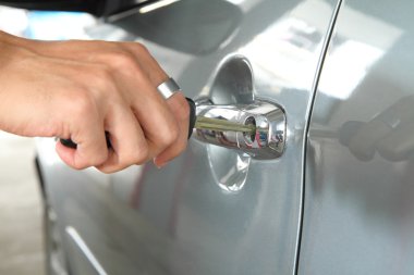 Araba kolu anahtarı ekleme