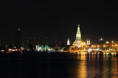 WAT Arun Rajwararam ve gece saat aydınlatma