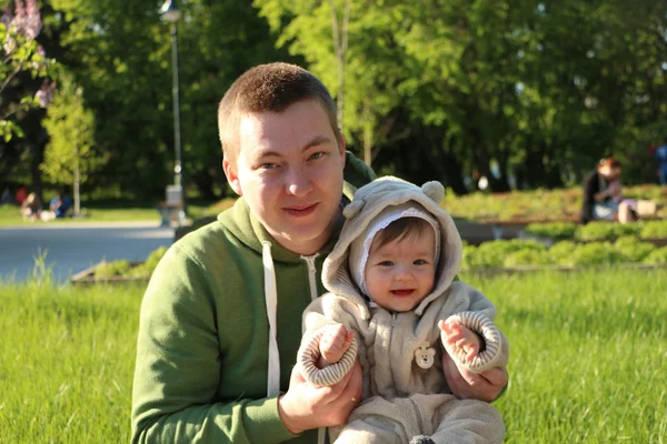 Padre e hijo aplauden — Foto de Stock