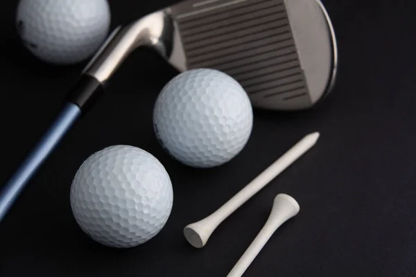 Golf Topu Demir Sopa Çok Yakın Görünüyor Siyah Arkaplan — Stok fotoğraf