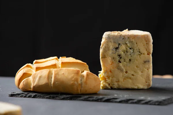 Пикон Сыр Тресвизо Типичный Кантабрийский Сыр Сделанный Пикос Европа — стоковое фото