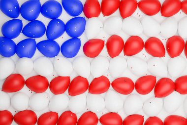 Mavi, kırmızı ve beyaz balonlardan yapılmış Amerikan bayrağı. 3B ilüstrasyon.