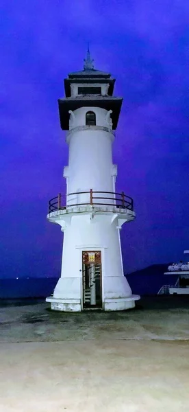 Koh Chang, Tayland 'daki deniz feneri Bang Bao Pier Balıkçı Köyü' nde.