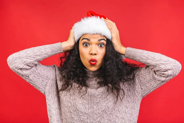 Retrato Hermosa Mujer Afroamericana Modelo Con Sombrero Santa Aislado Sobre — Foto de Stock