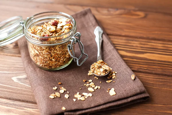 Granola con copos de avena y frutas — Foto de Stock