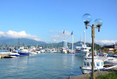 Gürcistan, Batumi 'de deniz ve limanlı yaz manzarası 
