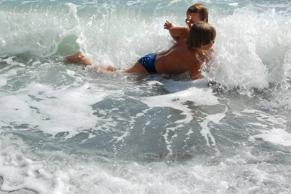 Children Boys Brothers Playing Together Sea Waves Summer Vacation — Fotografia de Stock