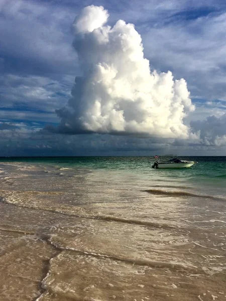 Paisaje Tropical Con Océano Barcos Por Mañana República Dominicana — Foto de Stock