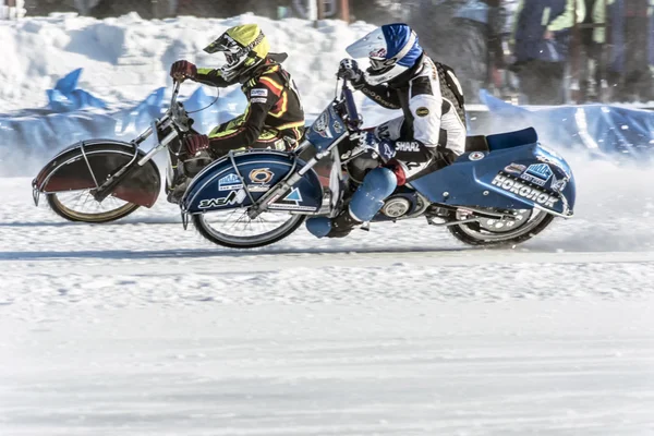 Motori ruggenti . — Foto Stock