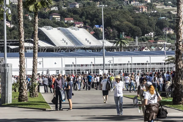 The main entrance at the Sochi autodrom from the train station. — Stock Photo, Image