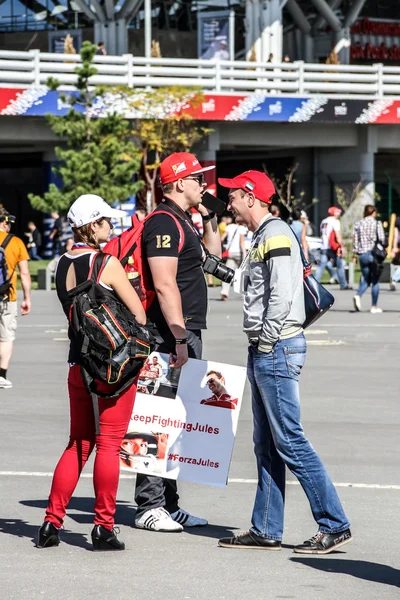 Fans staying in Sochi for the Russian Grand Prix — стокове фото