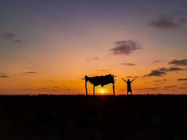 Silueta Del Hombre Puesta Del Sol Libre — Foto de Stock