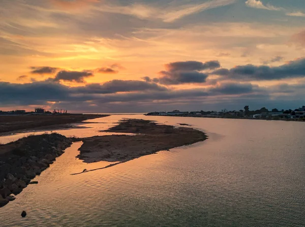 夕日の川の風景 — ストック写真