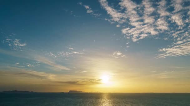 Ηλιοβασίλεμα Πάνω Από Θάλασσα Απόθεμα Βίντεο — Αρχείο Βίντεο