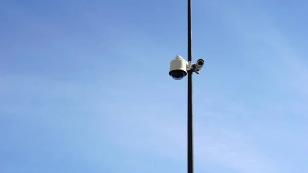 Kamera Bezpieczeństwa Niebieskim Tle — Zdjęcie stockowe