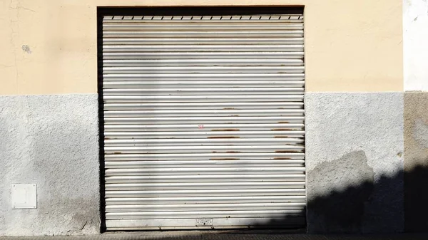 Paslı Metal Garaj Kapısı Arka Planı — Stok fotoğraf