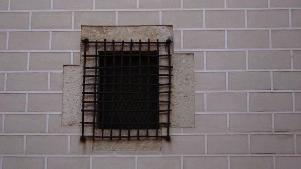 Rustic Window Grille Facade — Stock Photo, Image