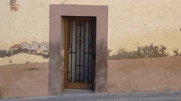 Maison Rustique Porte Sur Façade — Photo