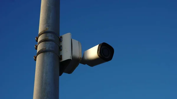 Cámara Seguridad Contra Fondo Azul — Foto de Stock