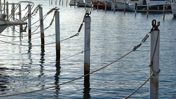 Bollard Amarração Com Cordas Porto — Fotografia de Stock