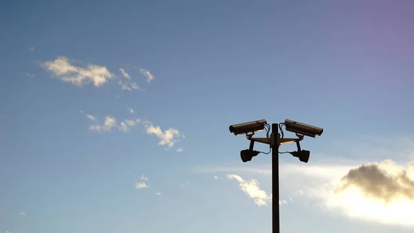 Cámaras Seguridad Contra Cielo — Foto de Stock