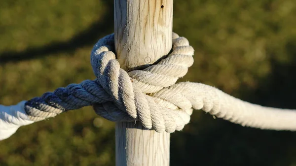 Touw Vastgebonden Aan Een Stok — Stockfoto