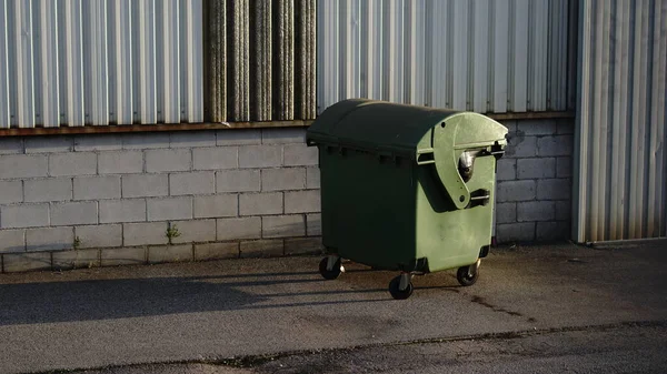 Contenedor Basura Entorno Industrial — Foto de Stock