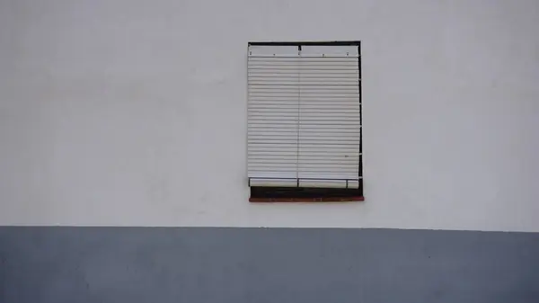 Okno Ślepą Fasadą — Zdjęcie stockowe