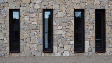 Modern binada kırsal taş cephe