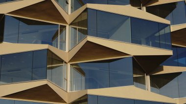 Modern binanın cam cephesi