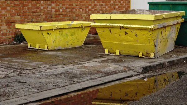 Contenedores Residuos Industriales Amarillos Apilados —  Fotos de Stock