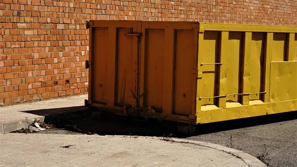 Contenedor Grande Metal Industrial Amarillo — Foto de Stock