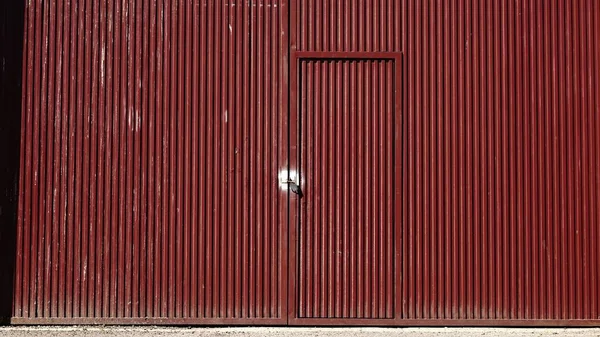 Rotes Lager Metall Tür Hintergrund — Stockfoto