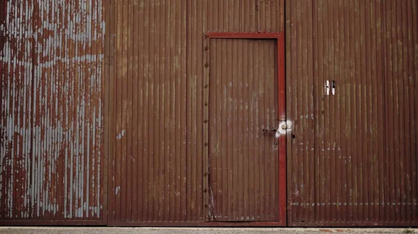 Изношенные Металлические Двери Завода Качестве Фона — стоковое фото