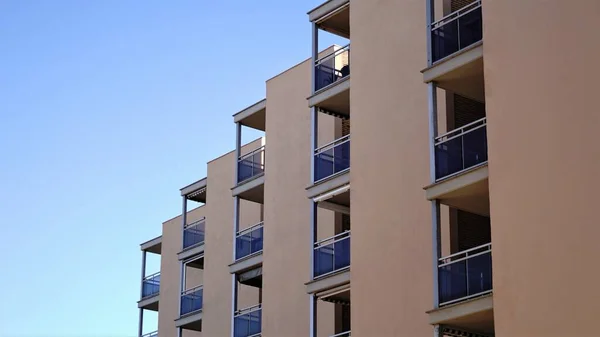 Side View Building Facade Sky — Zdjęcie stockowe