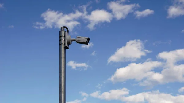 Videokamera Proti Zatažené Obloze — Stock fotografie