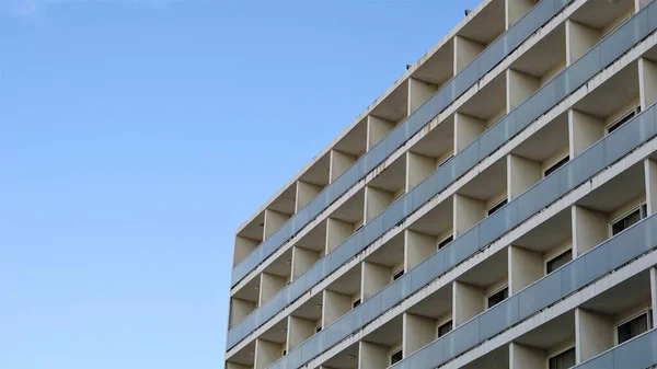 Fachada Com Varandas Construção Contra Céu — Fotografia de Stock