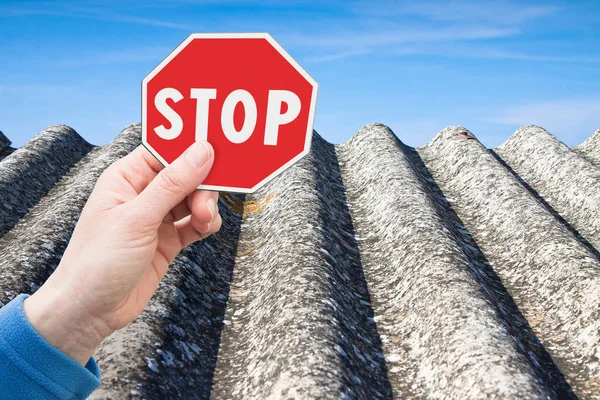 Stop Asbestconcept Beeld Met Hand Houden Van Een Stopbord Tegen — Stockfoto