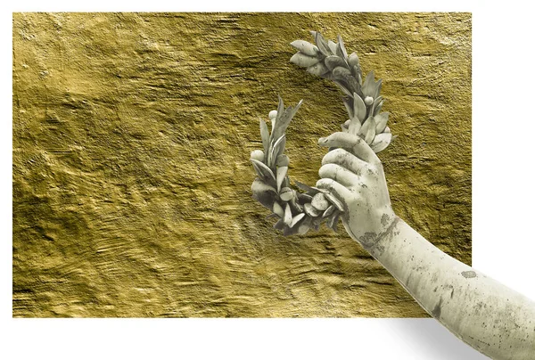 Hand Houdt Een Lauwerkrans Bronzen Standbeeld Gouden Achtergrond Succes Faam — Stockfoto