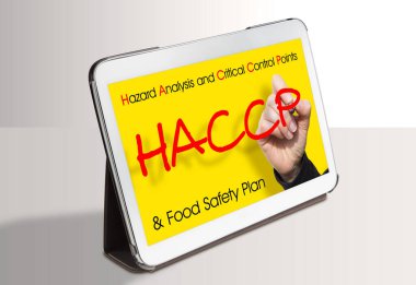HACCP (Tehlikeli Analizler ve Kritik Kontrol Noktaları) - Gıda endüstrisi konseptinde Gıda Güvenliği ve Kalite Kontrolü Görüntü Dijital Tableti.