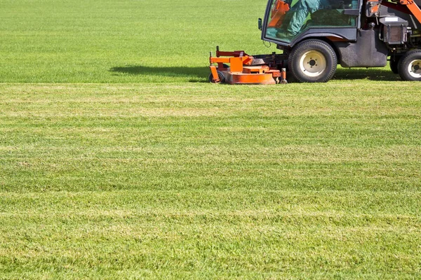 Ride Lawn Mower Cutting Fresh Grass Image Copy Space — Stock Photo, Image