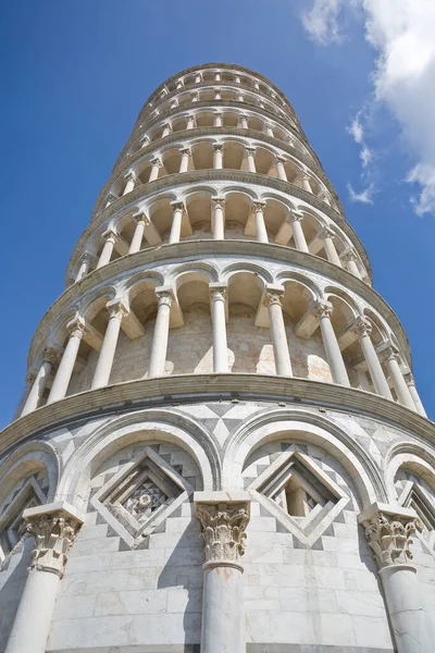 Slavná Štíhlá Věž Fotografovaná Neobvyklého Úhlu Pohledu Itálie Toskánsko Pisa — Stock fotografie